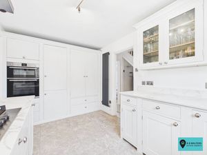 Kitchen- click for photo gallery